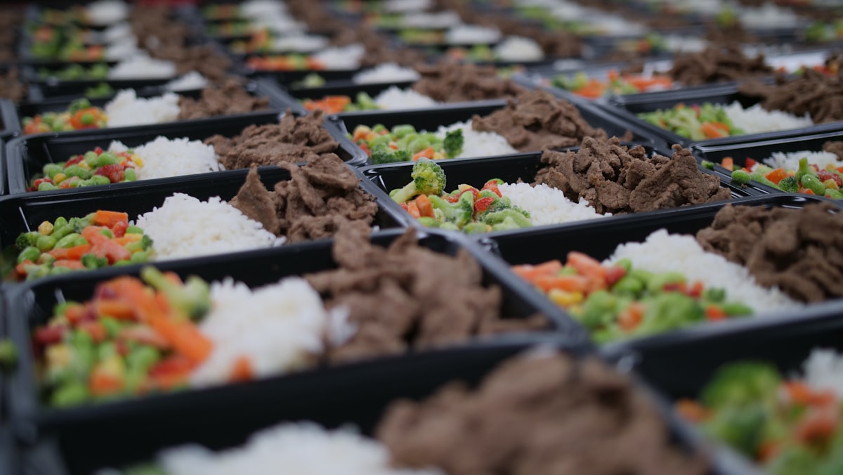 Nutritious meals prepared for men's fitness